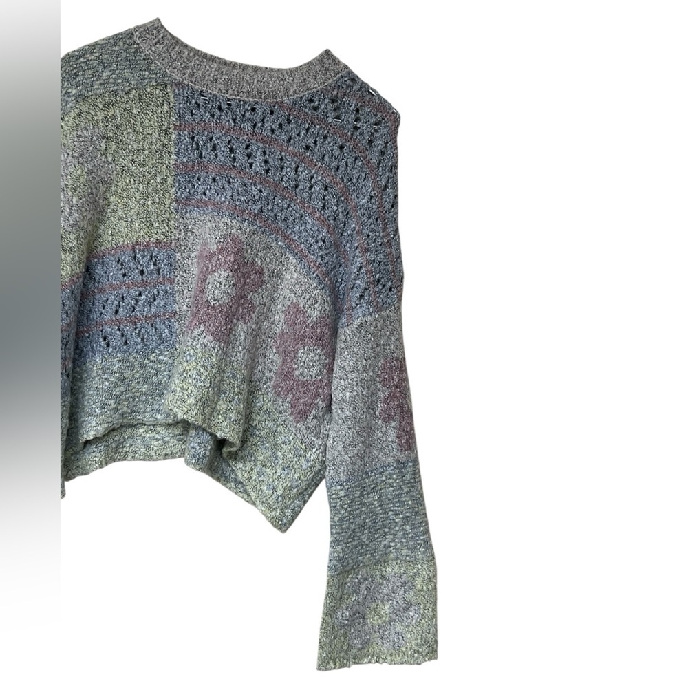 Sincerely Jules NWT pastel knit crew neck cropped floral bell sleeve sweater - Picture 6 of 13